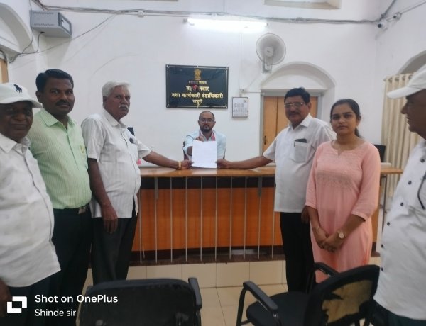 निसर्ग आणि सामाजिक पर्यावरण प्रदुषण निवारण मंडळाच्या वतीने प्लास्टिक बंदी कायद्याच्या कठोर अंमलबजावणी साठी राहुरी तहसीलदारांना देण्यात आले निवेदन
