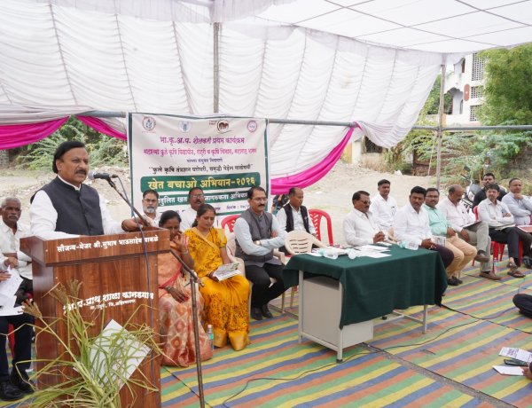 *कानडगाव येथे खेत बचाव अभियानांतर्गत प्रशिक्षण कार्यक्रम संपन्न शेती शाश्वत होण्यासाठी एकत्र काम करूया.कुलगुरू डॉ.विलास खर्चे.*