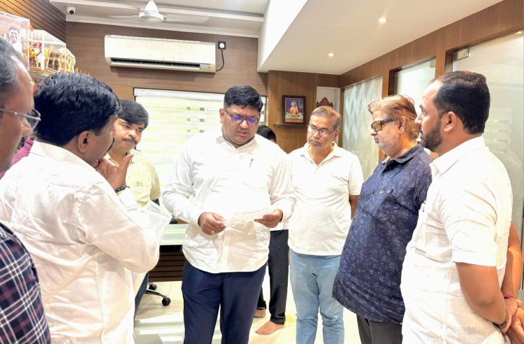 अहिल्यानगर - शिर्डी महामार्गाच्या निकृष्ठ व संथ कामाबाबत विधिमंडळ अधिवेशनात आवाज उठवा ; कृती समितीची आ. प्राजक्त तनपुरे यांच्याकडे मागणी