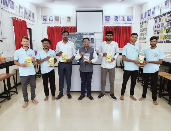 नंदूरबारच्या विद्यार्थ्यांनी 500 ग्रॅम रेडी - टू - युज कडुलिंब बियांच्या पावडरचे नाविन्यपूर्ण उत्पादन केले विकसीत .
