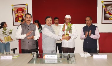 कृषी महाविद्यालय,पुणे येथे पद्मश्री डॉ .विठ्ठलराव विखे पाटील जयंती निमित्त शेतकरी दिन साजरा;शेतकऱ्यांचा सन्मान व शेतकरी शास्त्रज्ञ संवादाचे आयोजन