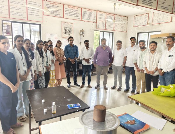 *स्वामी विवेकानंद आयुर्वेद महाविद्यालयात औषध निर्मितेचे प्रात्यक्षिक प्रशिक्षण संप्पन्न.*