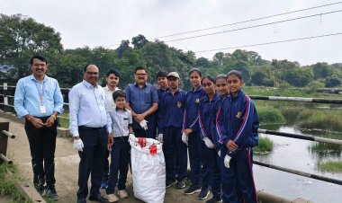 सेवा संकल्प अभियान अंतर्गत सावित्रीबाई फुले माध्य. व उच्च माध्यमिक विद्यालयातील एनसीसी आणि हरित सेनेच्या विद्यार्थ्यांनी राबवली स्वच्छता मोहीम .
