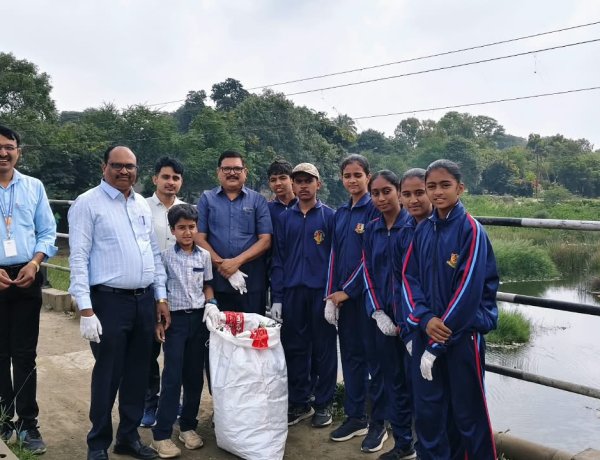 सेवा संकल्प अभियान अंतर्गत सावित्रीबाई फुले माध्य. व उच्च माध्यमिक विद्यालयातील एनसीसी आणि हरित सेनेच्या विद्यार्थ्यांनी राबवली स्वच्छता मोहीम .