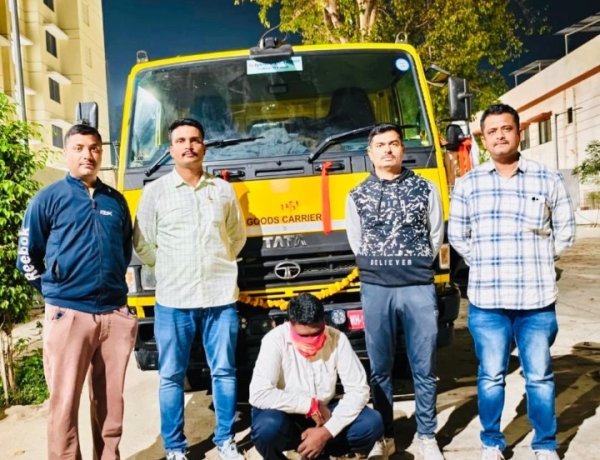 वाळू तस्करांविरोधात शेवगाव व कोपरगाव येथे स्थानिक गुन्हे शाखेची मोठी कारवाई .